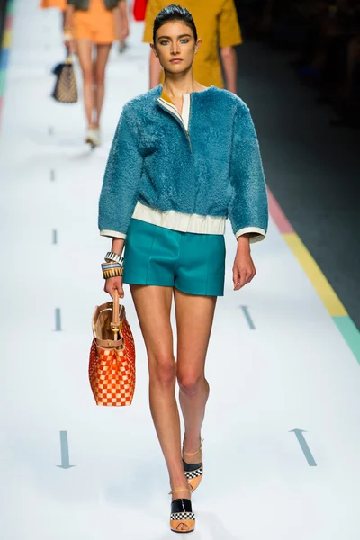 Look 23